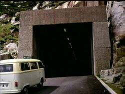 EGYPTIAN DELEGATION VISIT ELECTRICITY INSTALLATIONS - COLOUR News Clip