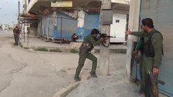 CLEAN : Clashes errupt in Qamishli between Kurds and pro regime fighters News Clip