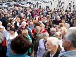 Goodbye Lenin, Ukrainian Nationalists Topple Lenin Statue in Kharkiv. Stock Footage