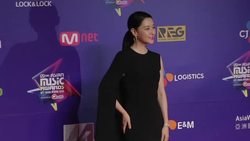 South Korean pop stars arrive for the 2017 Mnet Asian Music Awards Instructional Video