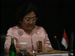 Heads of state at regional summit pay tribute to departing Malaysian PM News Clip