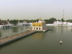 WS ZO View of Golden Temple / Amritsar, Punjab, India Stock Footage