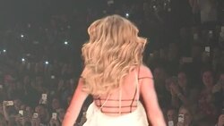 CLEAN : Supermodel Gisele Bundchen makes teary last catwalk turn News Clip