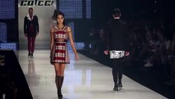 Gisele Bundchen makes final catwalk appearance during Sao Paulo Fashion Week for Colcci Instructional Video
