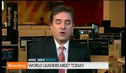 Obama Meets Putin Briefly at the APEC Summit in Beijing News Clip