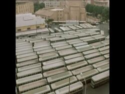 SYND 12-7-72 CHOAS CAUSED BY BUS STRIKE IN ROME News Clip