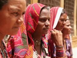 Four rajasthani women talking, Jaisalmer, Rajasthan, India Stock Footage
