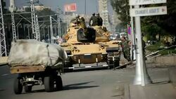 CLEAN : Tanks deployed at Egypt News Clip