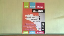 CLEAN : Frances Brittany workers rise up News Clip