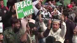 +4:3 Opposition party call for peace on border; troops exchange sweets for Diwali News Clip