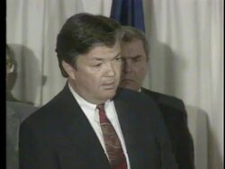 Jeff Jamar speaks to press about Branch Davidian compound siege Stock Footage
