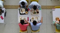 Huawei employees eating lunch News Clip