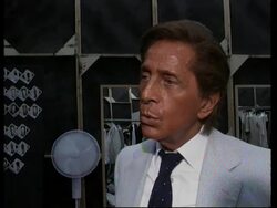 Naomi Campbell and new flame at Valentino Men's show Instructional Video