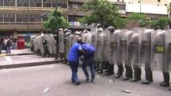 VOICED : Venezuela dispersan con gases protesta contra gobierno News Clip