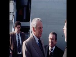 SYND 16 2 77 FORMER USA DEFENCE SECRETARY CLIFFORD AT VIENNA AIRPORT News Clip
