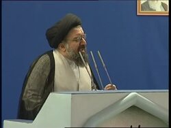 Khatami speaks at Friday prayers on pending nuclear negotiations News Clip