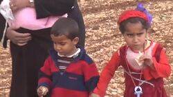 CLEAN : Tens of thousands flee clashes between Syria army, IS News Clip