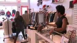 CLEAN : Hipsters sparkle with holiday News Clip