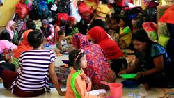 CLEAN : After harrowing journeys Rohingya hope for peaceful Ramadan News Clip