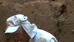 Archaeologists have discovered rich tomb of a Mayan ruler of Mesoamerica News Clip