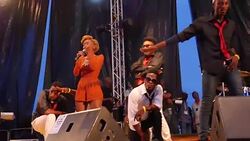 CLEAN : Guinea celebrates with song as victory over Ebola nears News Clip