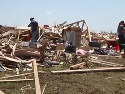 Destruction in Moore, Oklahoma after EF5 tornado Stock Footage