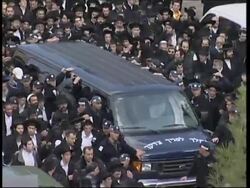 Huge crowds attend funeral of revered mystic, Rabbi Yitzhak Kadouri News Clip