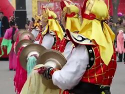MS Villagers performing gong and drum in traditional festive folk celebration or carnival during chinese spring festival  AUDIO  / xi'an, shaanxi, china Stock Footage