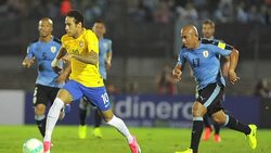 VOICED : Brasil con un pie en Rusia 2018 y Argentina endereza el rumbo News Clip