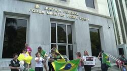 VOICED : Protesta contra Dilma Rousseff en Brasil News Clip