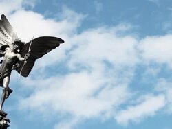 Statue of Eros, Piccadilly Circus, London - time lapse Stock Footage