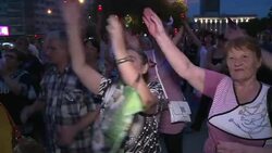 CLEAN : Besieged Ukrainian city holds pro separatist concert News Clip