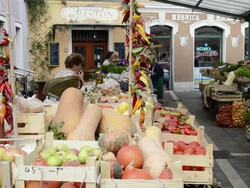 WS Fruits and vegetables market / Rovinj, Istria, Croatia Stock Footage