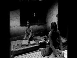 SYND 15 8 68 WOMEN TRAIN FOR TH MILITARY News Clip