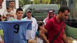 Presidente de Uruguay presidente Jose Mujica recibio a primeros 42 refugiados sirios que llegan a Uruguay a comenzar una nueva vida News Clip