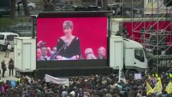 VOICED : Decenas de miles en Roma contra union civil homosexual News Clip