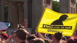 CLEAN : Climate: protest against Donald Trump's decision in Berlin News Clip