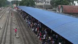 Bangladeshi people start traveling home for Eid Al Adha Stock Footage