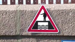 CLEAN : Muscovites pay respects to slain oppostion leader Nemtsov News Clip