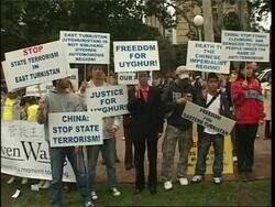 500 supporters of Falun Gong spiritual group hold rally News Clip