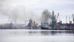 CLEAN : Fire on Russian nuclear sub under repair at shipyard News Clip