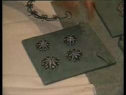 ENTERTAINMENT WEEKLY:  ENT4-BADGLEY MISCHKA News Clip