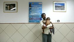 CLEAN : In India no frills hospitals offer $800 News Clip