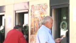 People arriving at bullfight that was aired by state  broadcaster for first time in 6 yrs Instructional Video