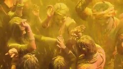 Group of people celebrating holi festival, Delhi, India Stock Footage