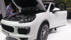 Porsche Cayenne gets plug-in hybrid motor News Clip
