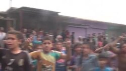 CLEAN : Hero's welcome for Iraqi army in newly liberated Qayyarah News Clip