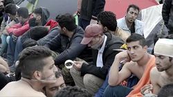 CLEAN : Migrants sew lips in Greek Macedonia border protest News Clip