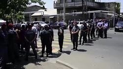 VOICED : Grupo armado pide renuncia del presidente en Armenia News Clip