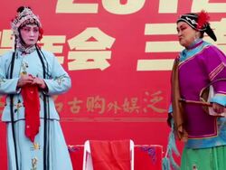 MS TD Chinese folk artists performing traditional opera at temple fair to celebrate chinese spring festival  AUDIO  / xi'an, shaanxi, china Stock Footage